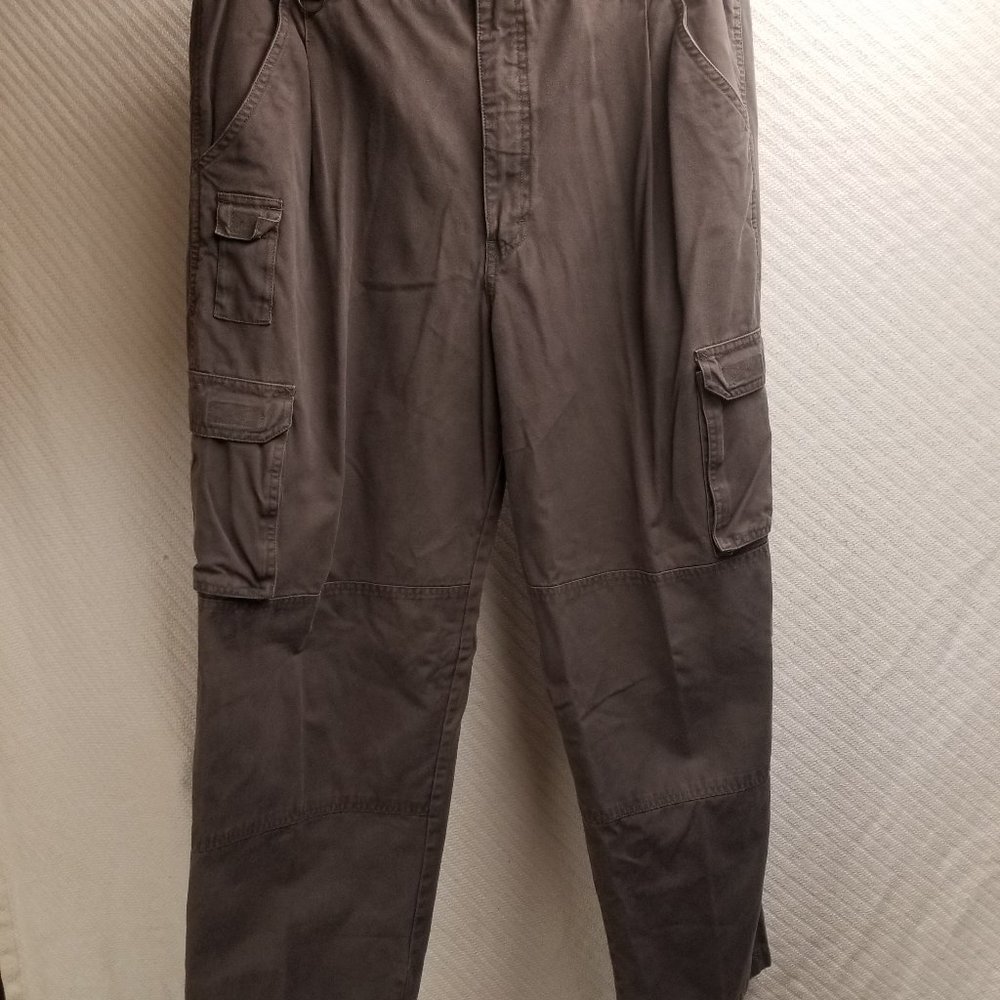 885 - Cabela's 40W 30L Hiking/Cargo Pants